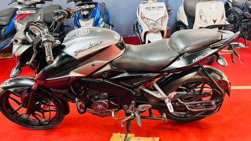 Pulsar NS 160