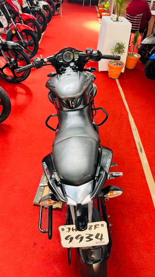Pulsar NS 160