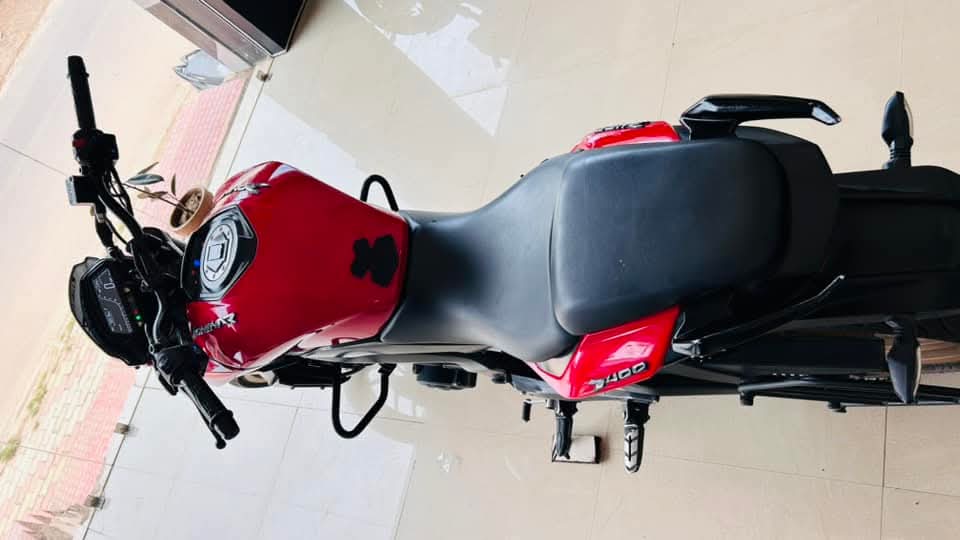 Dominar 400
