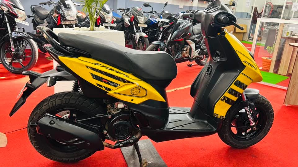 Aprilla scooty 
