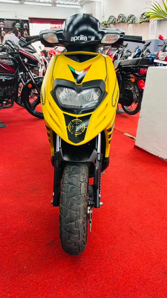 Aprilla scooty 