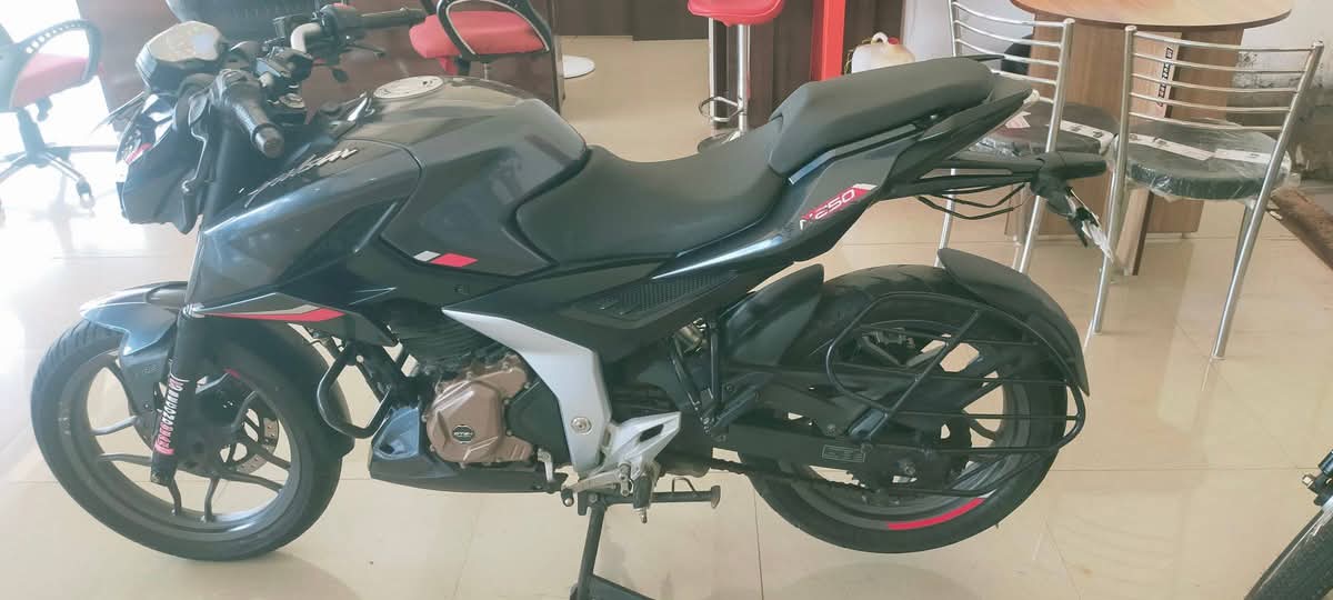 Pulsar N 250