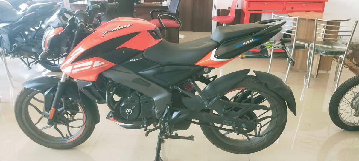 Pulsar Ns 125