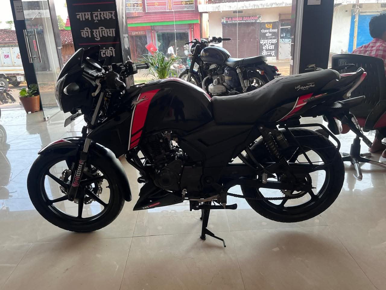 Tvs Apache RTR160 