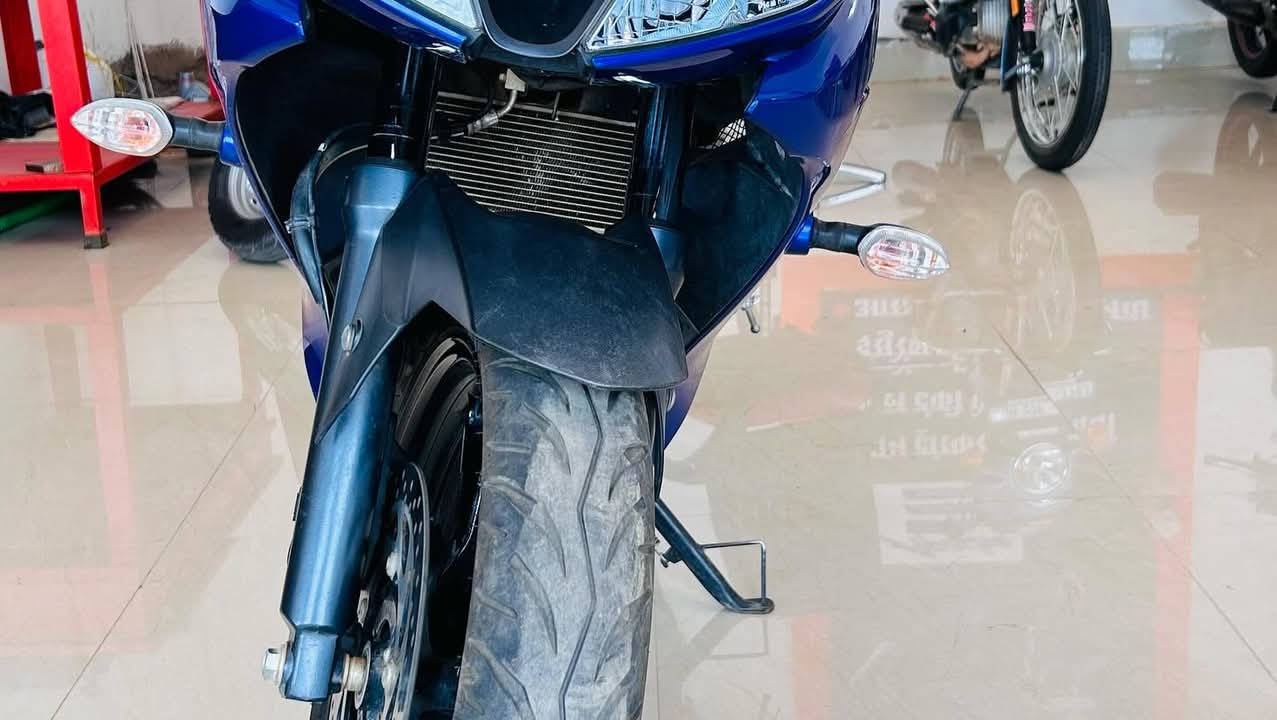 Yamaha R15 v3 S