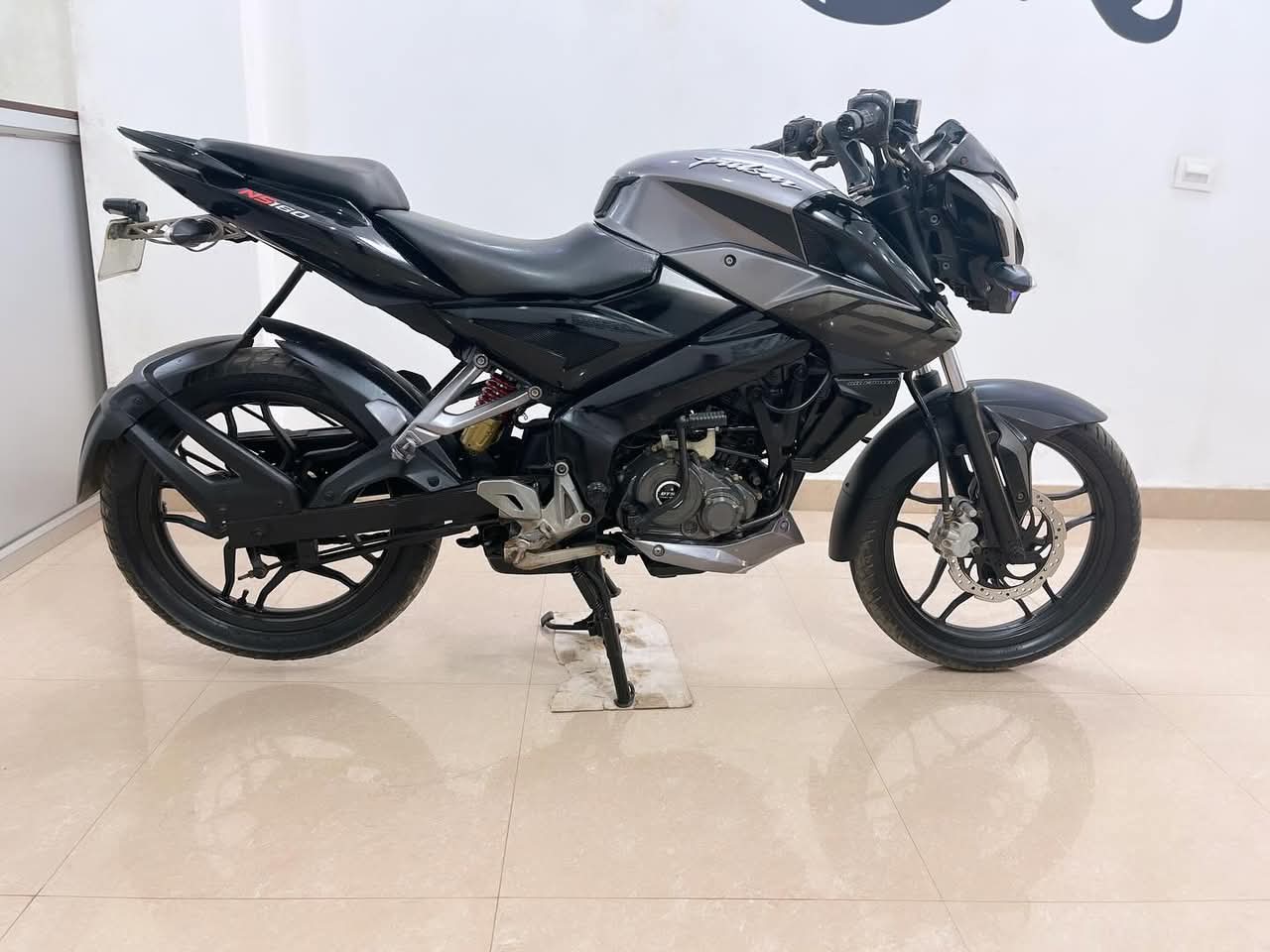 Pulsar Ns 160