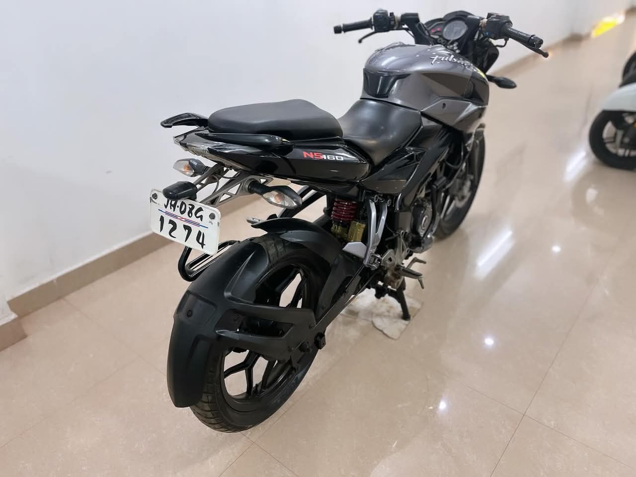 Pulsar Ns 160