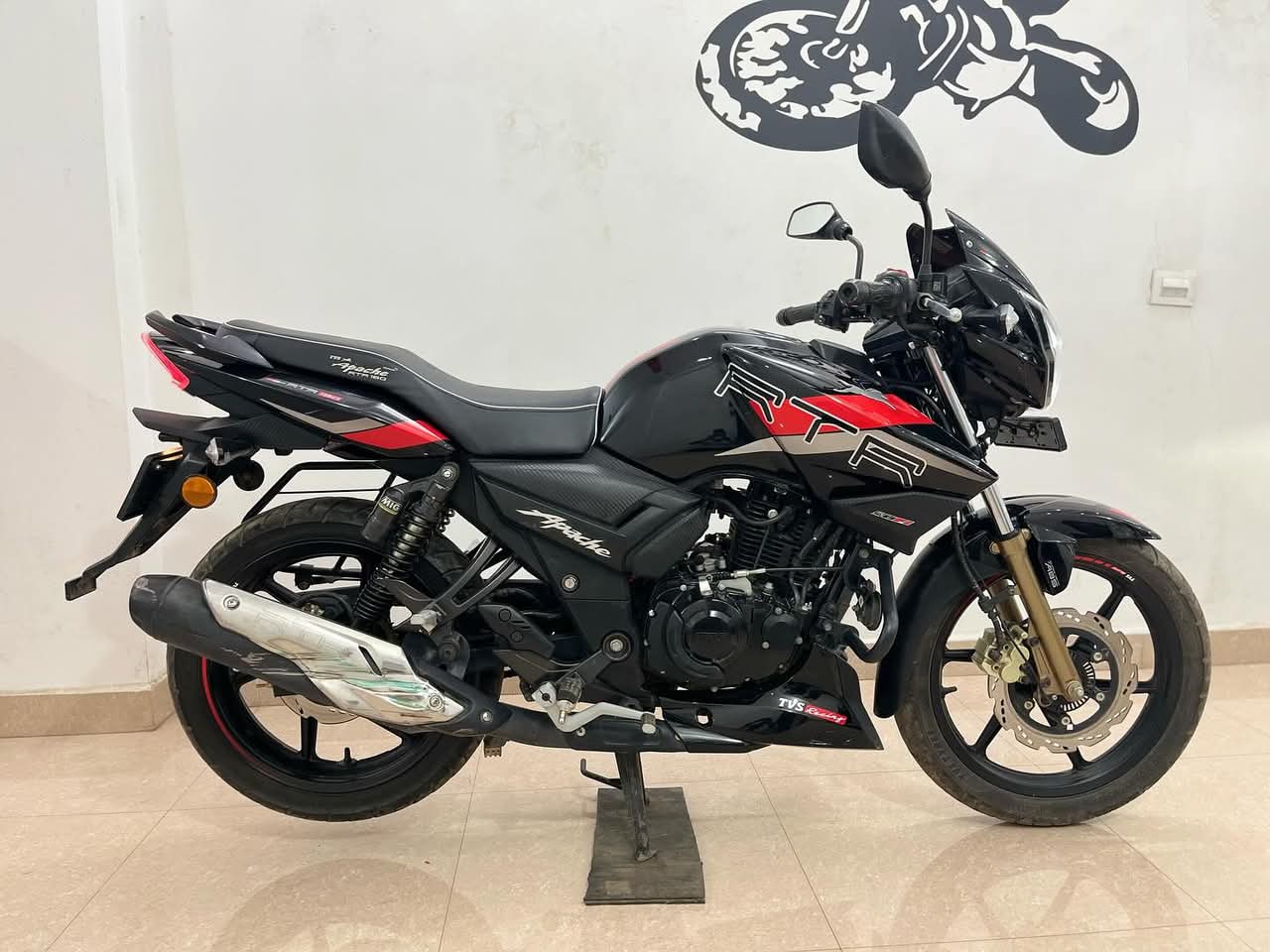 Tvs Apache RTR160 