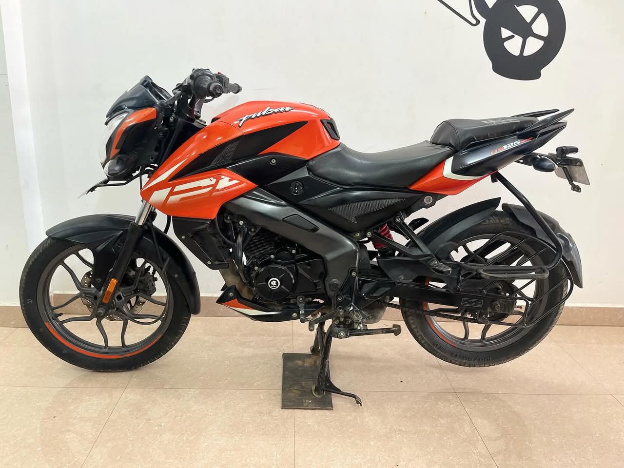 Pulsar Ns 125