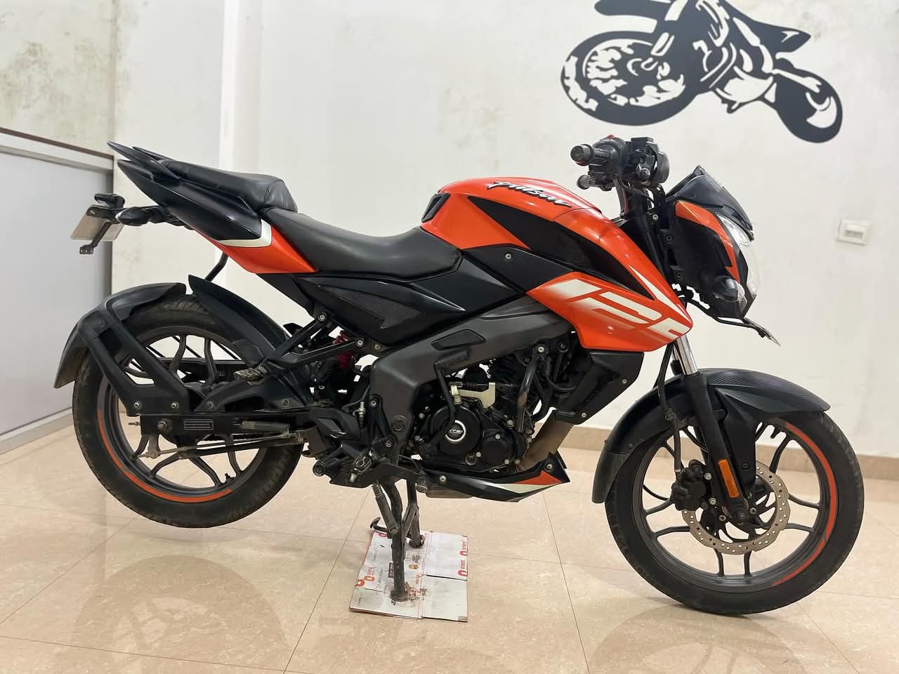 Pulsar Ns 125
