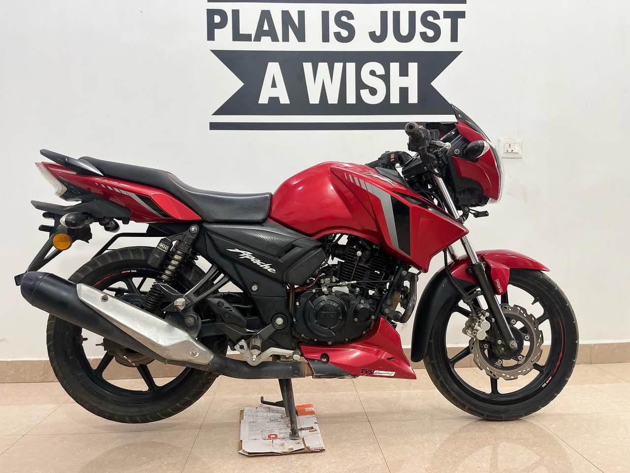 Tvs Apache RTR160 